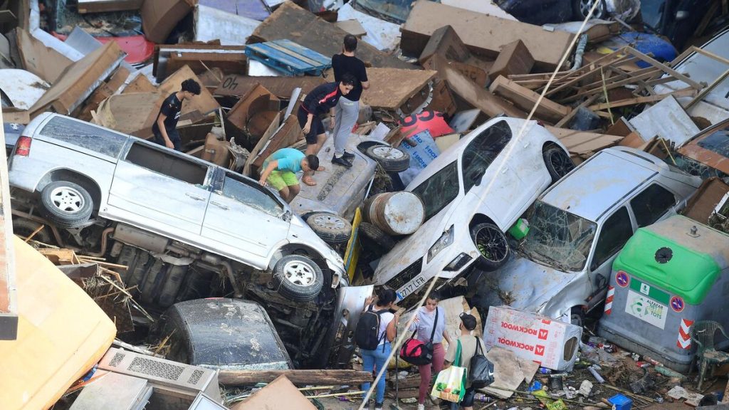 « C’est la surprise qui provoque les morts » : pourquoi un tel bilan humain après les inondations en Espagne