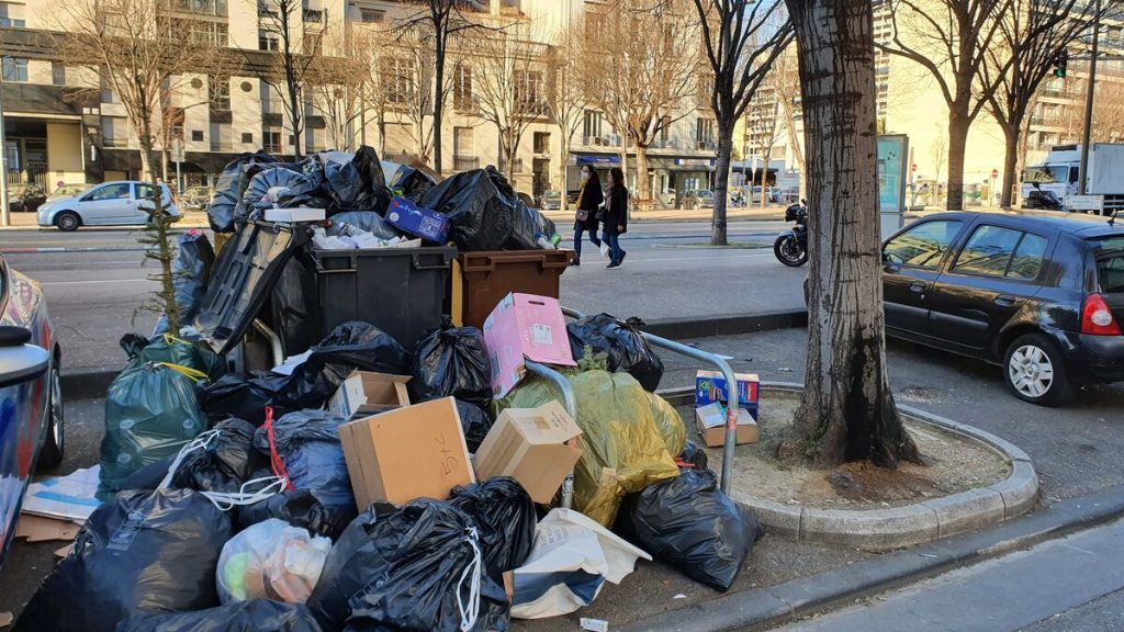 Marseille : fin de la grève d’une partie des éboueurs après un accord avec une filiale de Veolia