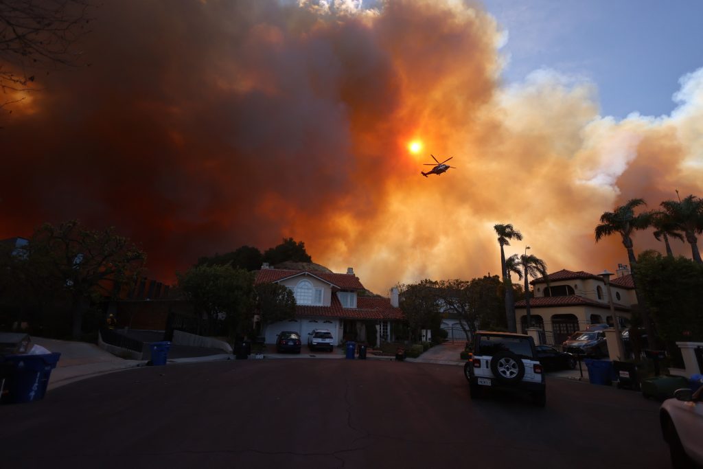 are california schools closed wildfire