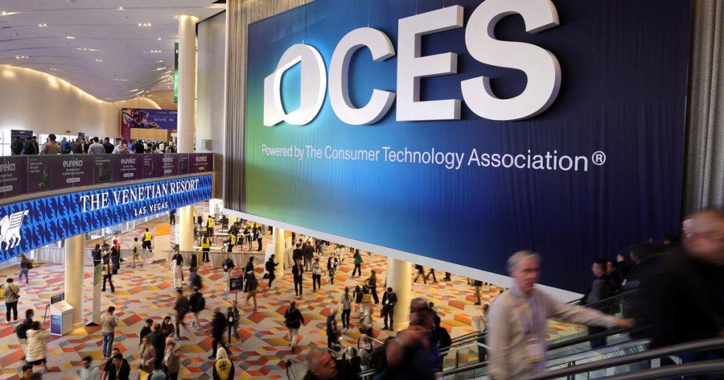 CES 2025 : porte-avions terrestre, grille-pain pour smartphone... Ces 10 produits qui ont retenu l’attention du Figaro
