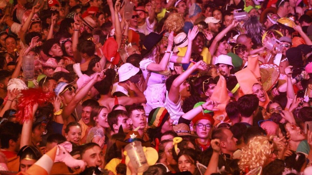 Chez les jeunes, la mode c’est « Tu danses ? Non, je pogote ! » : « Il y en a au moins 15 par soirée ! »