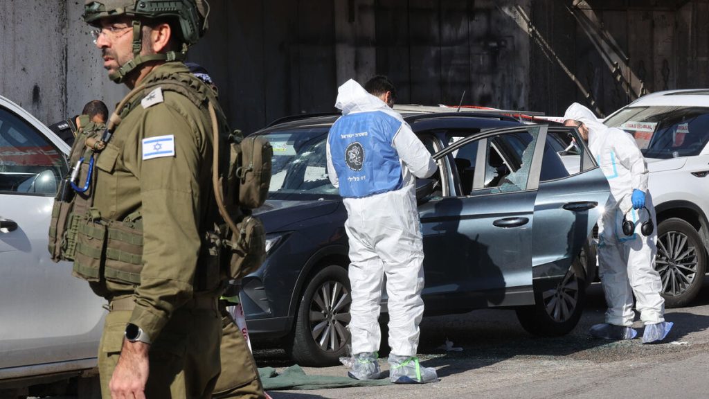 Cisjordanie : Israël annonce trois morts et huit blessés dans des tirs sur des véhicules