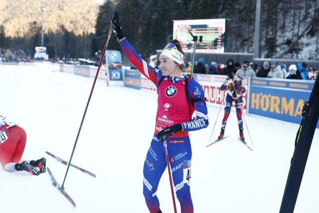Coupe du monde : Lou Jeanmonnot s'impose sur l'individuel de Ruhpolding