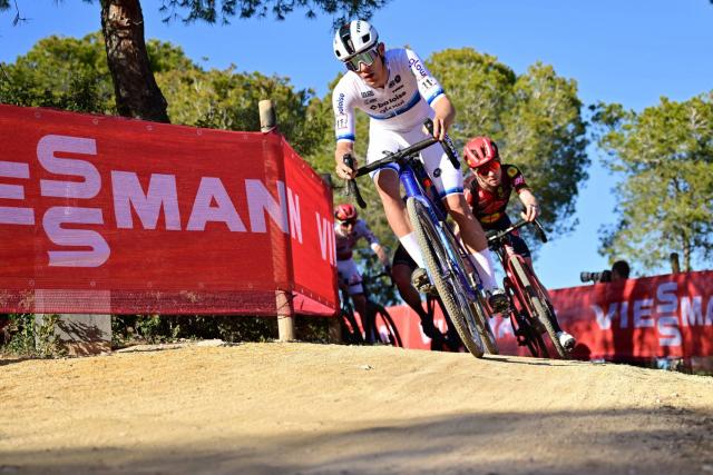 Cyclo-cross : Vainqueur à Benidorm, Thibau Nys signe son premier succès de la saison en Coupe du monde