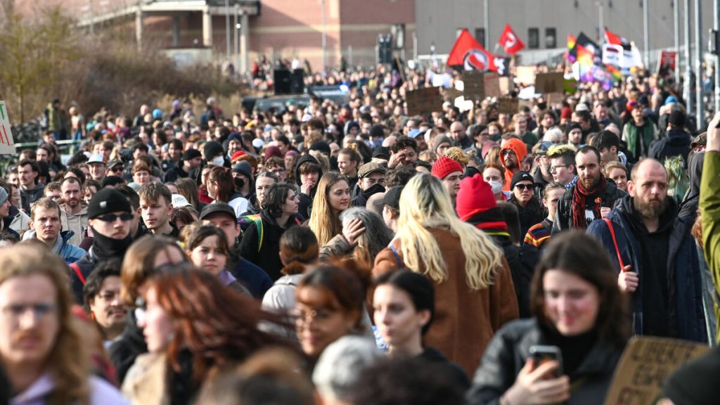Des dizaines de milliers de personnes manifestent contre l’extrême droite dans toute l’Allemagne
