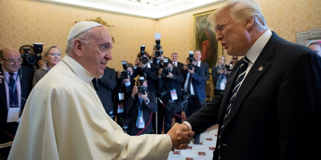 Donald Trump et le pape François, la guerre des mondes