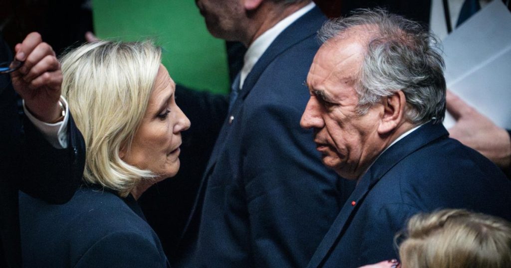 Entre François Bayrou et Marine Le Pen, les secrets d’une trêve