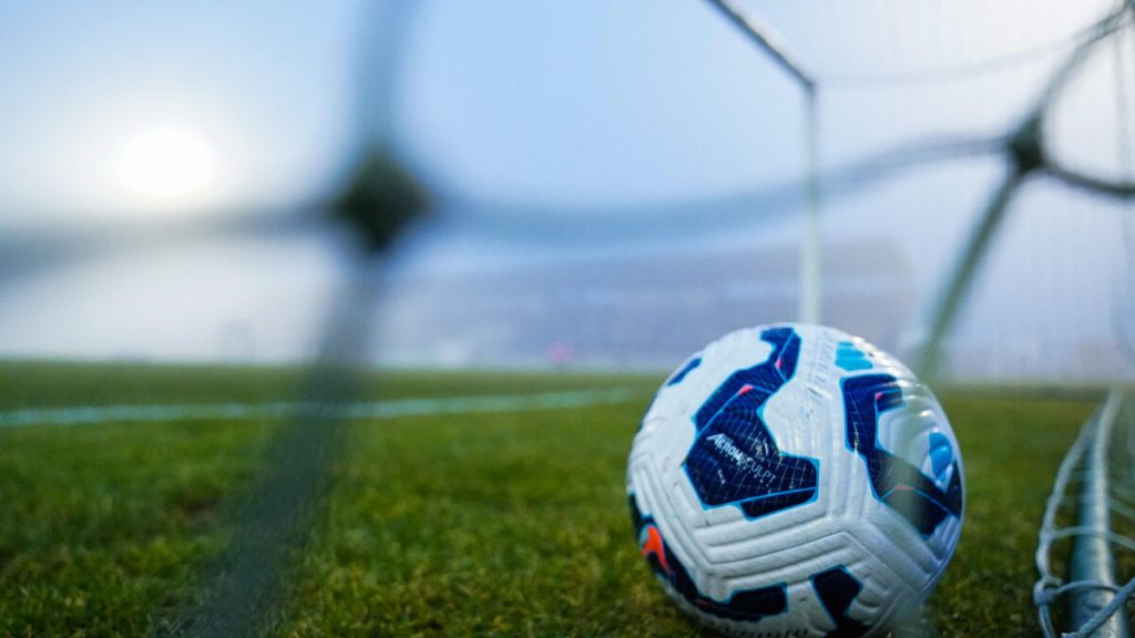 Football : un supporter italien grièvement blessé après une chute de huit mètres