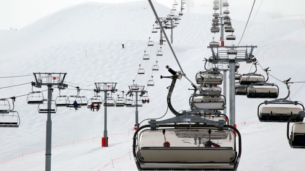 Hautes-Alpes : un enfant gravement blessé après une chute de télésiège