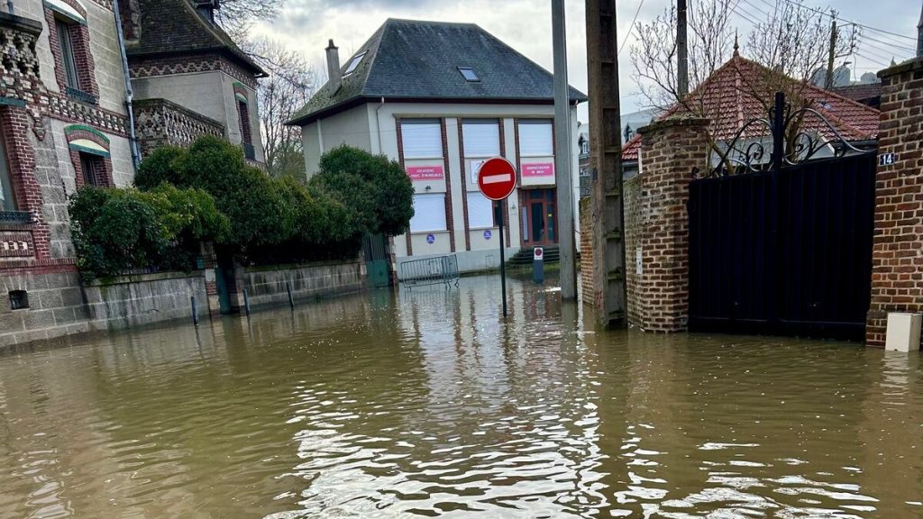 Inondations dans l’Eure : la décrue s’amorce mais prudence !