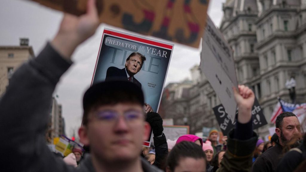 Investiture de Trump : des milliers de personnes ont manifesté contre sa politique à Washington