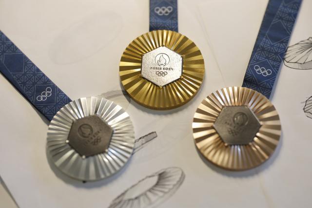 JO 2024 : La Monnaie de Paris critiquée pour la mauvaise qualité des médailles des Jeux Olympiques de Paris 2024