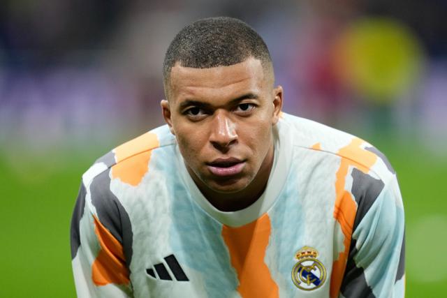 « Je lui ai dit de ne pas lâcher les Bleus » : Noël Le Graët a parlé à Kylian Mbappé à Guingamp