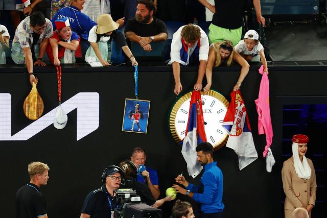 « J'ai considéré que c'était de l'humour » : Tony Jones présente ses excuses à Novak Djokovic (Open d'Australie)