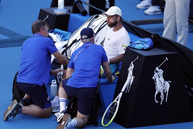 « J'étais dans la douche, je me suis réveillé par terre » : Corentin Moutet reconnaît avoir fait un malaise avant son match contre Tien à l'Open d'Australie