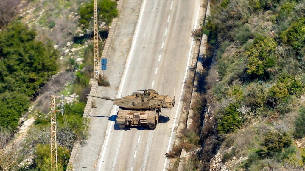 L’armée israélienne toujours dans le sud du Liban malgré la date limite de retrait