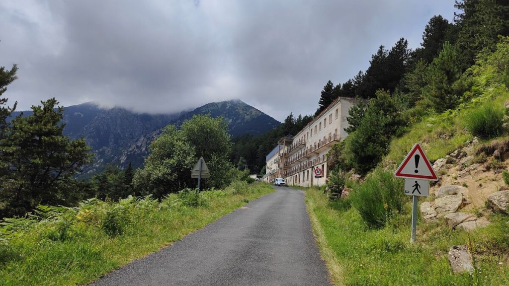 Le massif du Canigou se dévoile à travers le temps : plongez dans l’histoire des paysages grâce à vos photos
