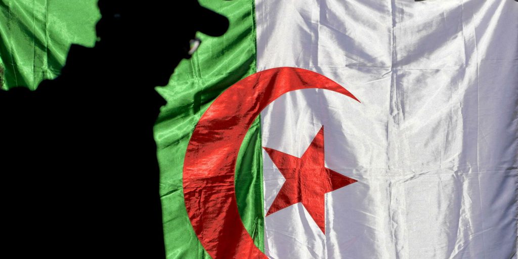 Le pacte algérien, entre chantage et schizophrénie