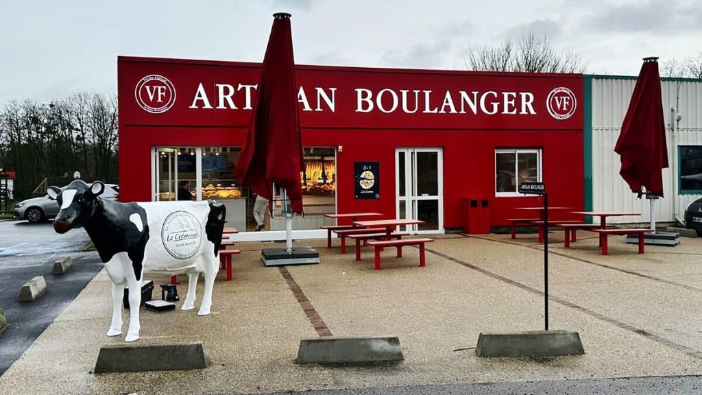 « Les clients sont en colère » : qui a volé la vache Crémeline, mascotte d’une boulangerie de l’Oise ?