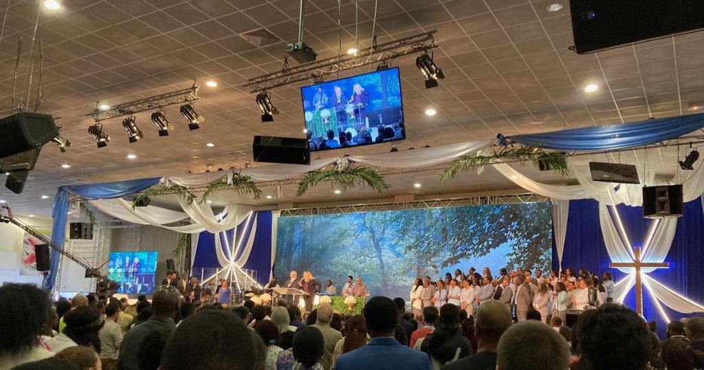 Les protestants dépassés par la spectaculaire montée en puissance des évangéliques