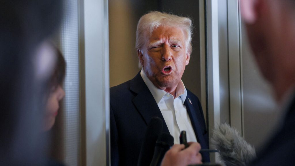 Licenciements et limogeage en série : Donald Trump peut-il renvoyer autant de fonctionnaires qu’il le souhaite ?