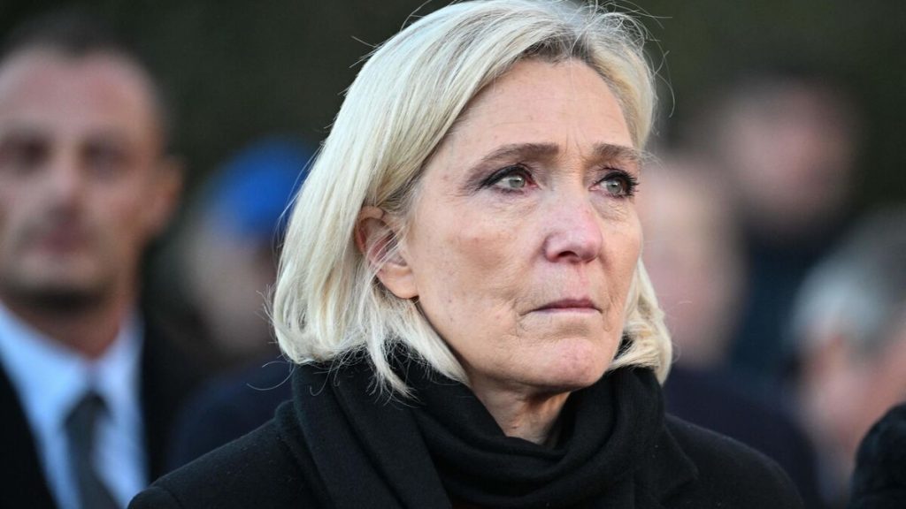 Marine Le Pen confie qu’elle ne se « pardonnera jamais » d’avoir exclu son père du Front national