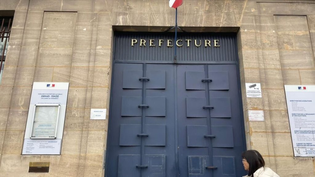« Mon titre de séjour expire dans quatre jours »: Dans les Yvelines, une galère persistante pour les étrangers