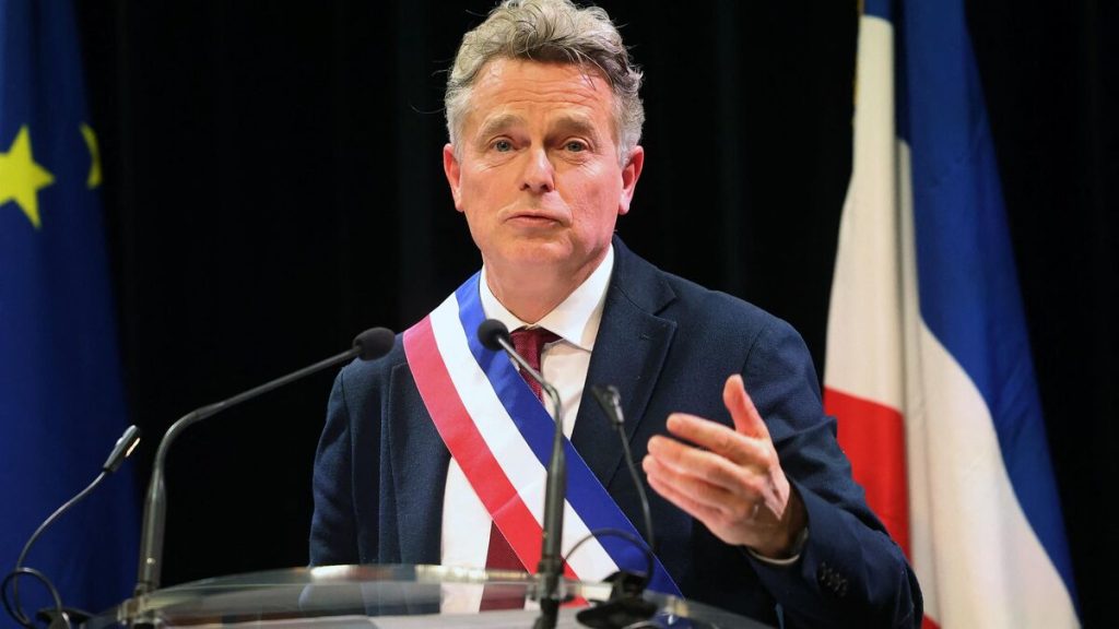 Nord : Fabien Roussel (PCF) succède au maire de Saint-Amand-les-Eaux