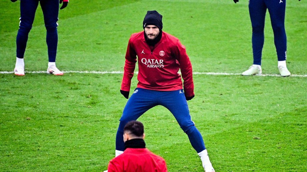 PSG-Reims : Khvicha Kvaratskhelia présenté au Parc, avant sans doute ses premières minutes de jeu