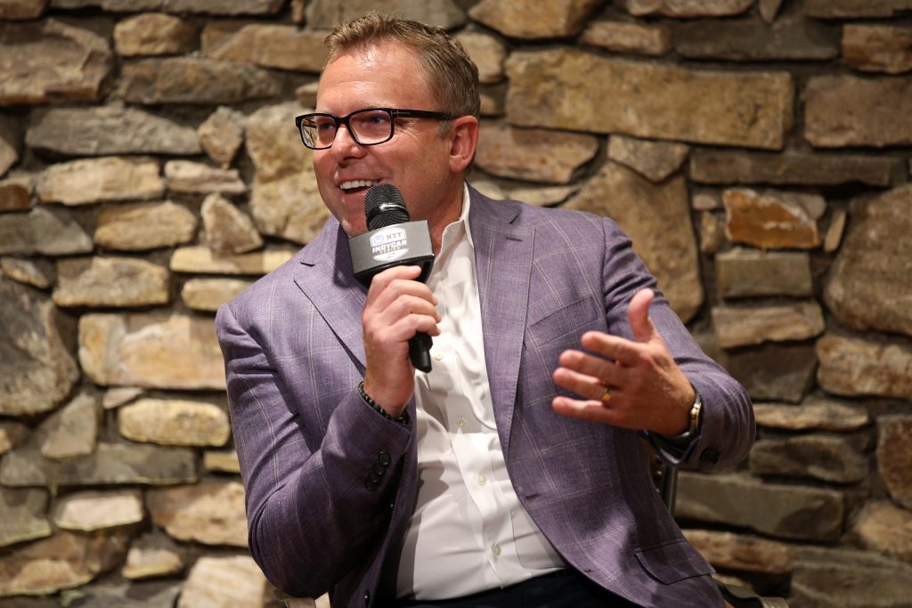 Leigh Diffey will return to NASCAR