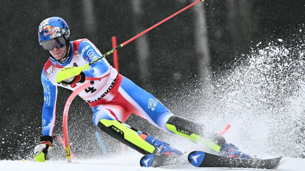 Ski alpin : le récital de Clément Noël vainqueur du slalom de Kitzbühel, sa 14e victoire en Coupe du monde