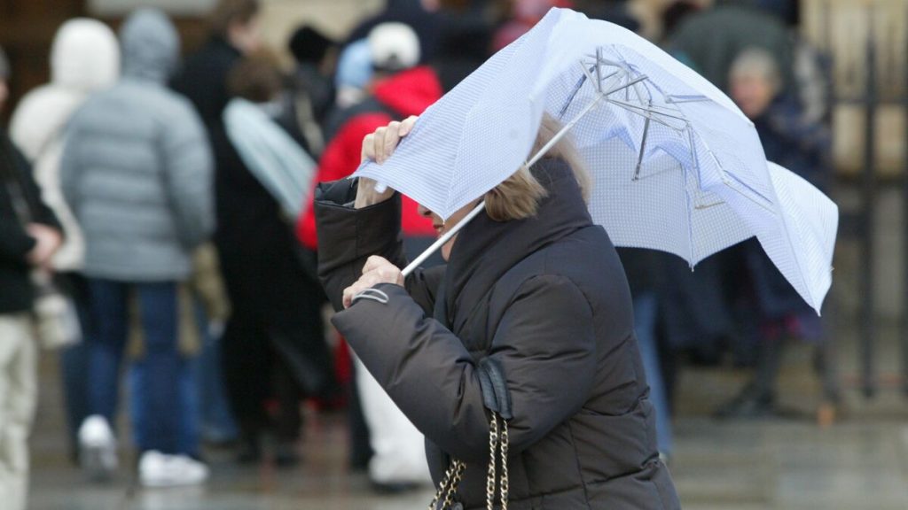 Tempête Floriane : les 100 km/h déjà atteints, une pointe à 124 km/h dans la Manche