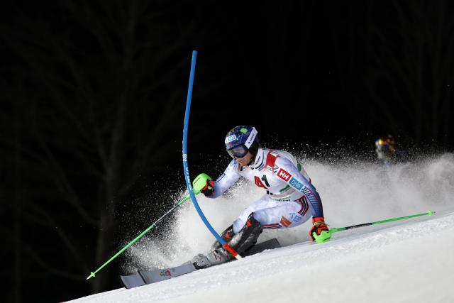 Timon Haugan s'impose lors du slalom de Schladming, Clément Noël sort en début de seconde manche