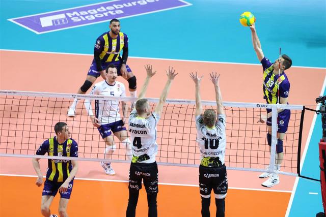 Volley : Earvin Ngapeth battu pour sa première en Ligue des champions avec Fenerbahçe