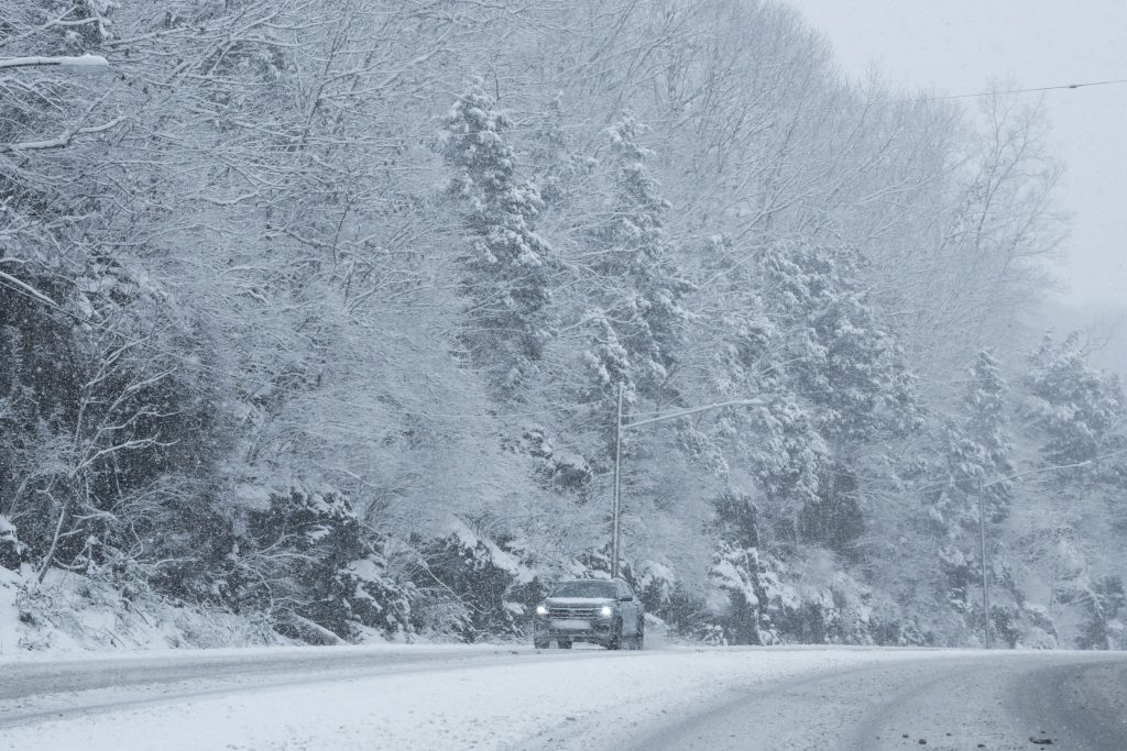 Snow road