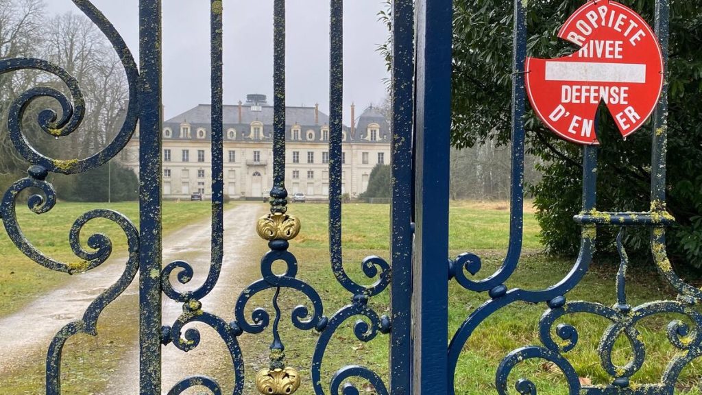58 appartements en projet au château de Vaux-le-Pénil : mobilisation pour préserver une salle historique