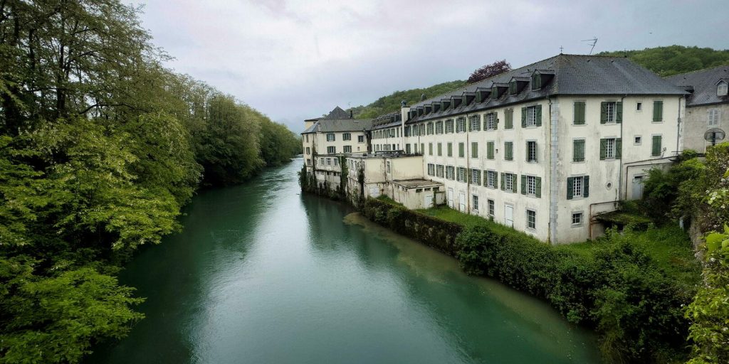 Affaire Notre-Dame de Bétharram : « J’avais donné à mes élèves le numéro de l'enfance en danger »
