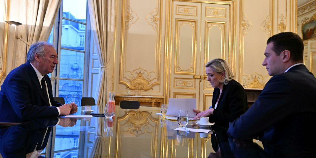 Au RN, les raisons d’une non-censure de Bayrou