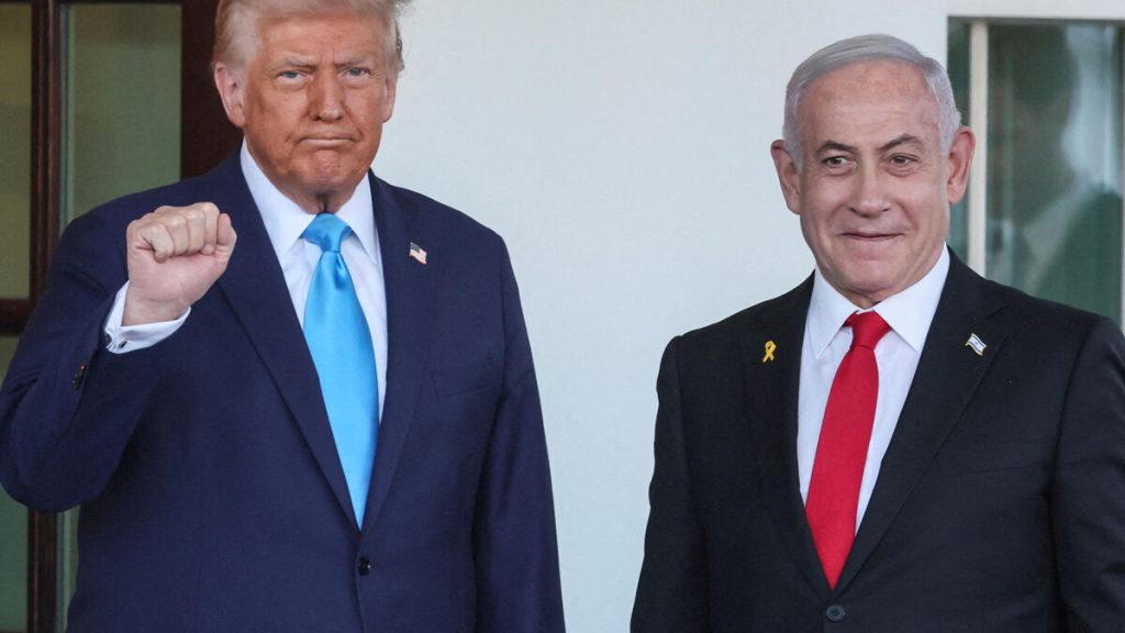 Benyamin Netanyahou offre un bipeur en or, symbole de « la force d’Israël », à Donald Trump en souvenir de l’opération au Liban