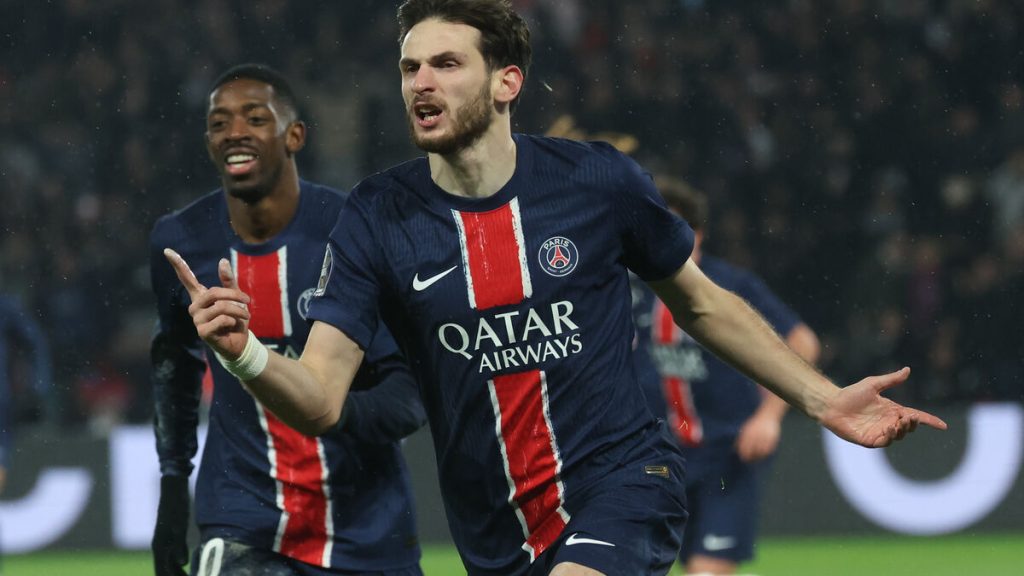 Brest-PSG : le groupe parisien sans Zaïre-Emery, avec Kvaratskhelia pour le barrage aller de Ligue des champions