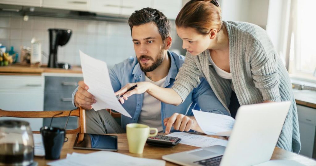 «Chacun paye ce qu’il a envie de payer» : ces couples qui ne veulent pas entendre parler de compte bancaire commun