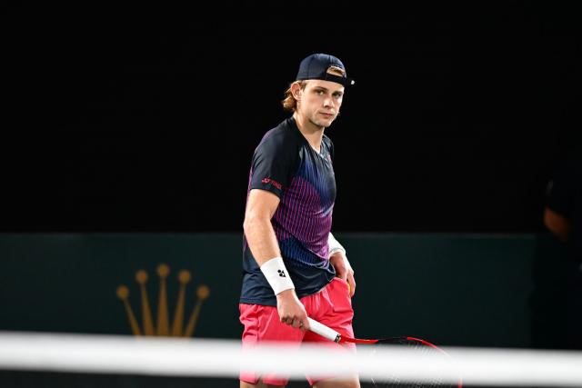 Choc entre les deux joueurs, Garin qui refuse de reprendre : fin de rencontre houleuse entre la Belgique et le Chili en Coupe Davis