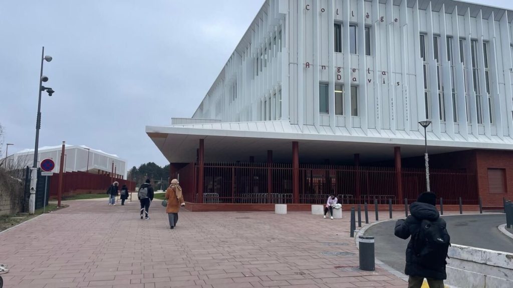 Collégien tabassé à Bobigny : le surveillant de 22 ans et son frère de 17 ans mis en examen