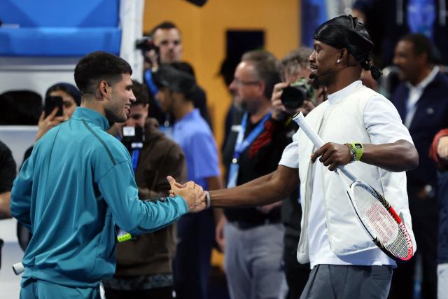 « C'est le meilleur » : Carlos Alcaraz fête sa victoire face à Marin Cilic en faisant le show avec la star NBA Jimmy Butler