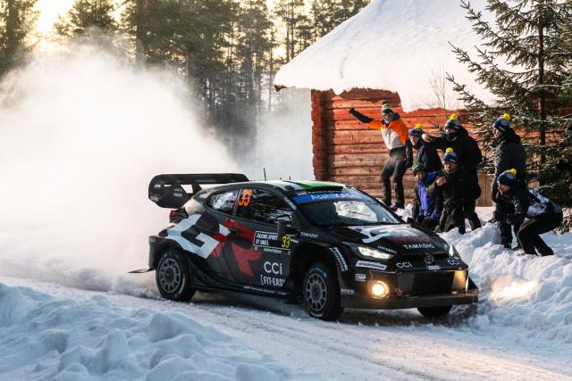 Elfyn Evans remporte sur le fil le Rallye de Suède