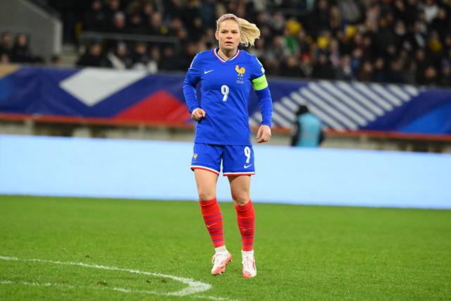 Eugénie Le Sommer, qui a battu contre l'Islande le record de sélections en équipe de France : « J'ai envie d'être un modèle pour les petites filles »
