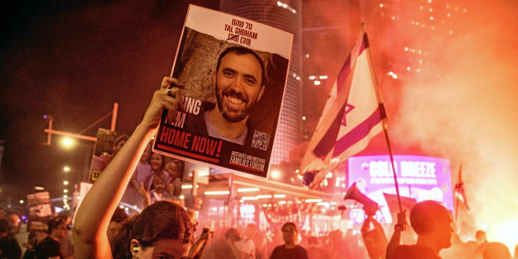 Gaza : qui sont les six otages libérés ce samedi par le Hamas ?