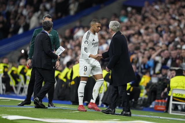 « Il peut atteindre le niveau de Cristiano Ronaldo » : Carlo Ancelotti encense Kylian Mbappé après son triplé face à Manchester City