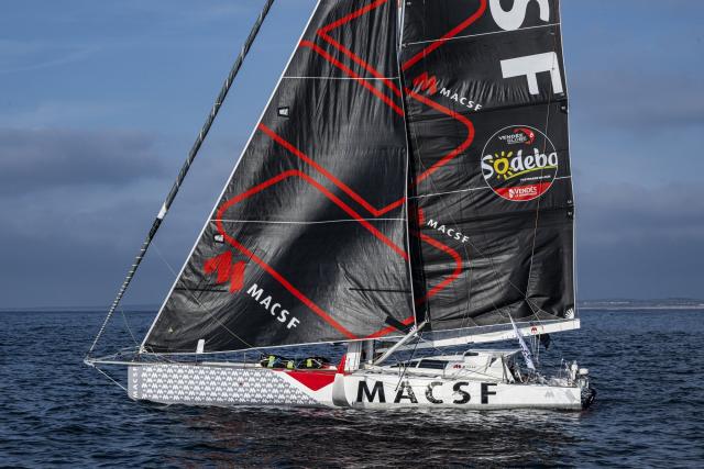 Isabelle Joschke, Jean Le Cam et Conrad Colman ont terminé le Vendée Globe
