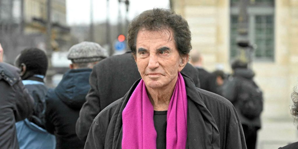 Jack Lang poussé à terre lors d’un rassemblement contre la pédocriminalité
